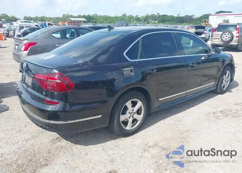 2017 Volkswagen Passat 1.8T R-Line из США, поврежденный, VIN 1VWDT7A34HC047520